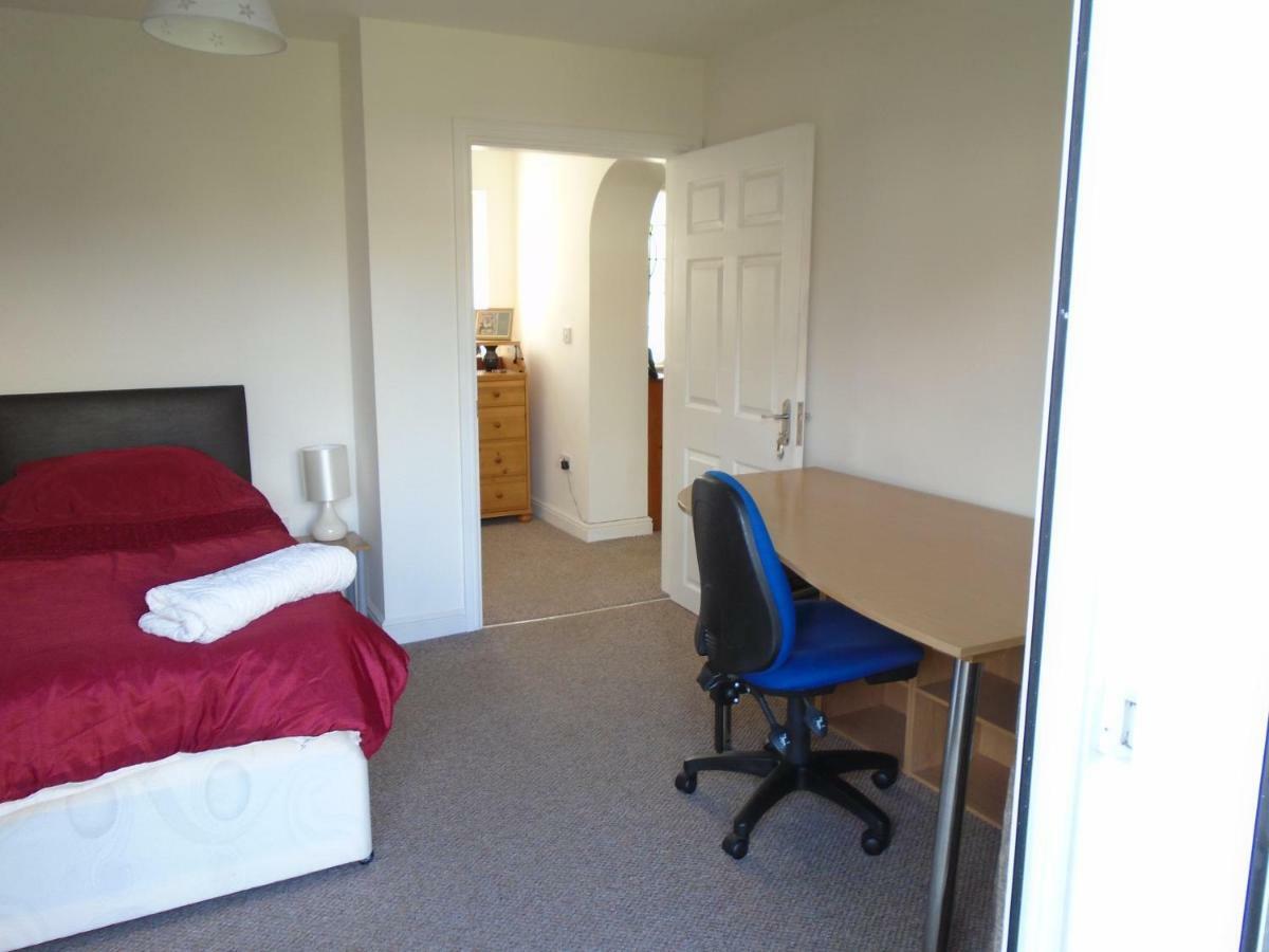 Tea In Liverpool - Private - Quiet - Ground Floor - En-Suite - Walk-In-Shower 外观 照片