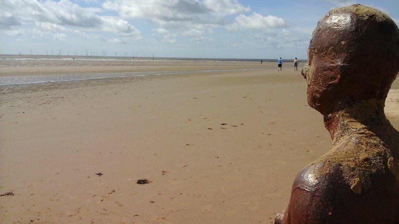 Tea In Liverpool - Private - Quiet - Ground Floor - En-Suite - Walk-In-Shower 外观 照片