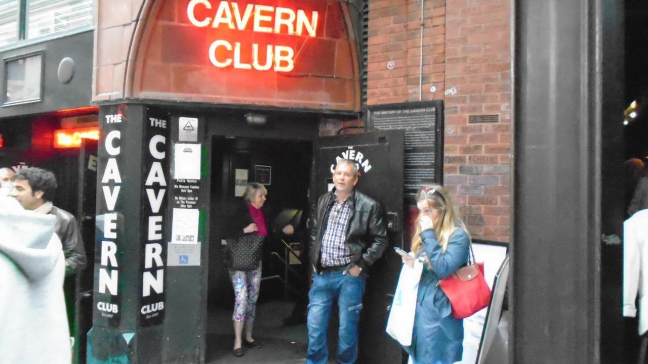 Tea In Liverpool - Private - Quiet - Ground Floor - En-Suite - Walk-In-Shower 外观 照片